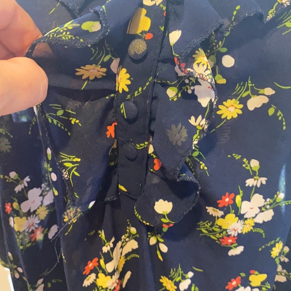 🌺Torrid Blue Floral sheer blouse🌺 - Picture 3 of 10